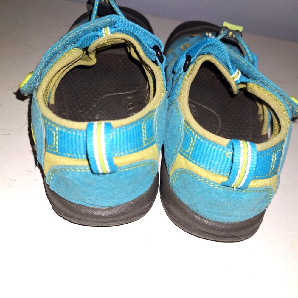 KEEN Newport H2 Kids Sz 2 Carribean Sea Sandal Hiking,Play, Waterproof - Picture 2 of 7